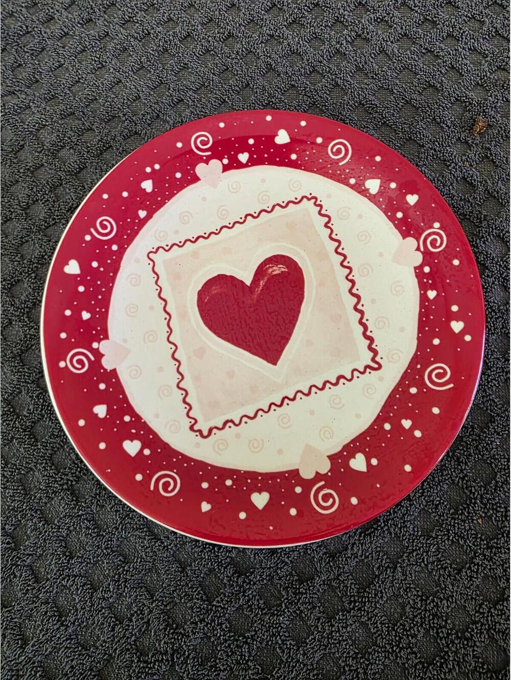 Studio 33 Valentine Heart Salad Dessert Plate Red Pink White Ceramic 8”